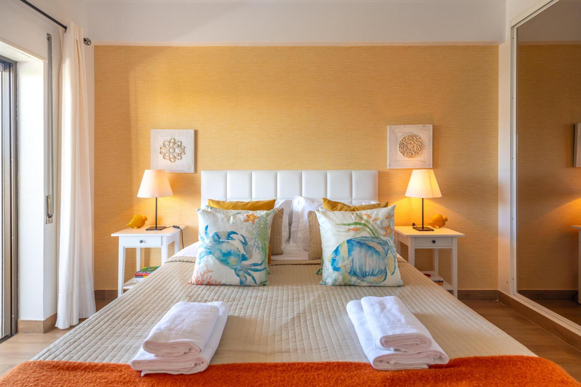 Apartamento Gomes -Free Airco, Wiffi & Swimming Pool- By Bedzy Porches  Exterior photo