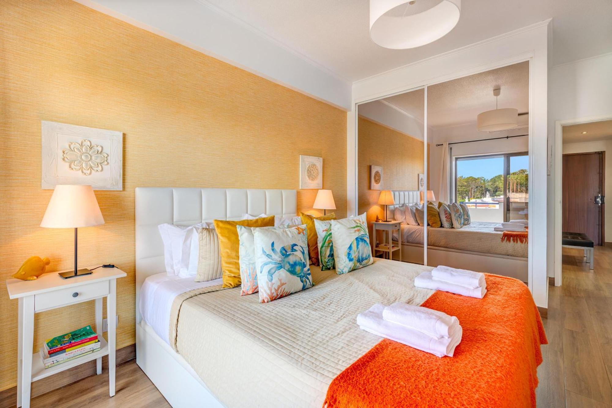Apartamento Gomes -Free Airco, Wiffi & Swimming Pool- By Bedzy Porches  Exterior photo