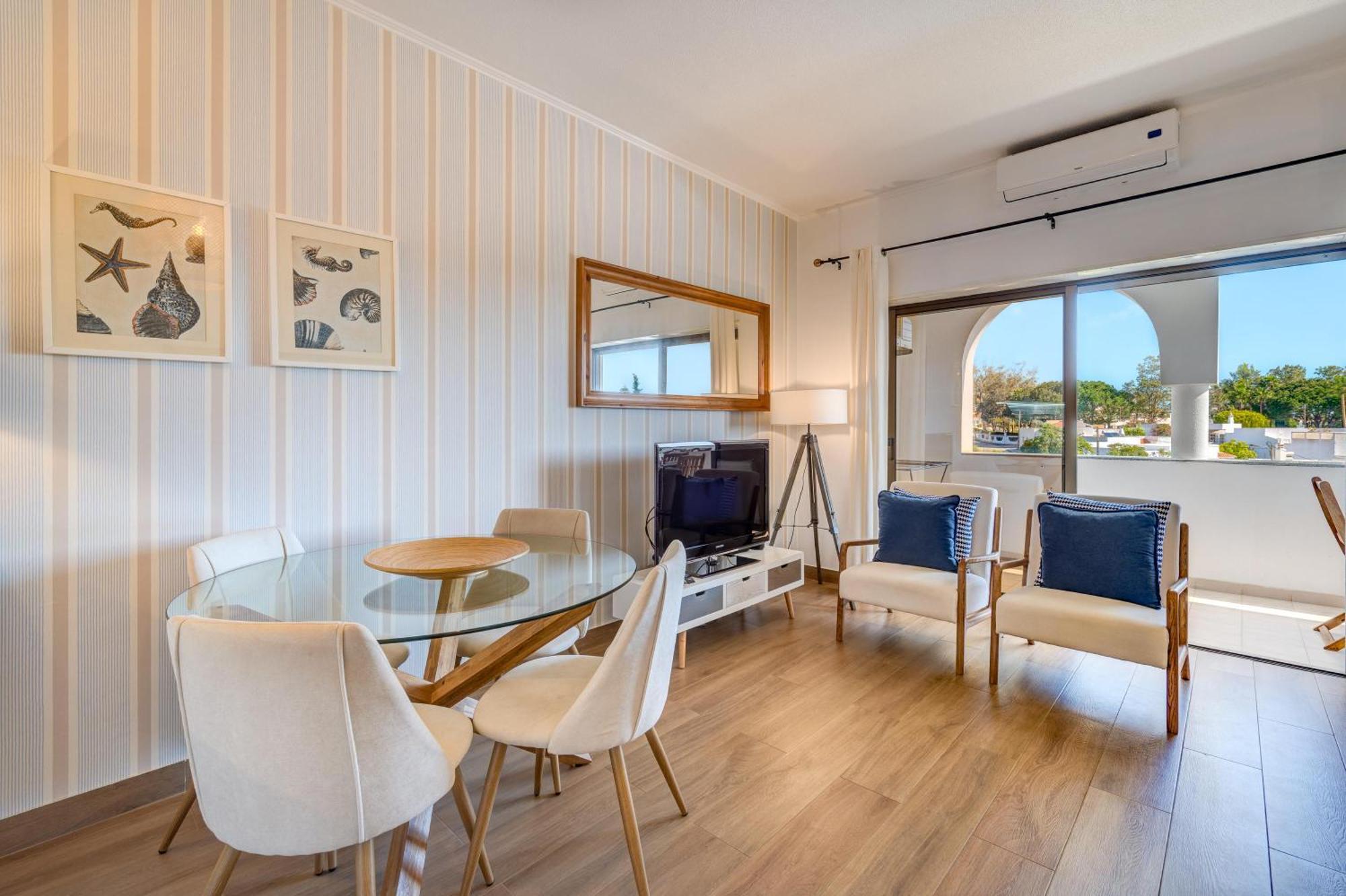 Apartamento Gomes -Free Airco, Wiffi & Swimming Pool- By Bedzy Porches  Exterior photo